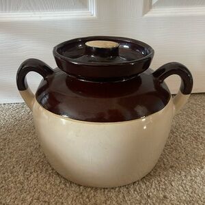 Roseville Pottery Beanpot